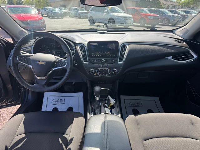 Used 2022 Chevrolet Malibu LT FWD image 2