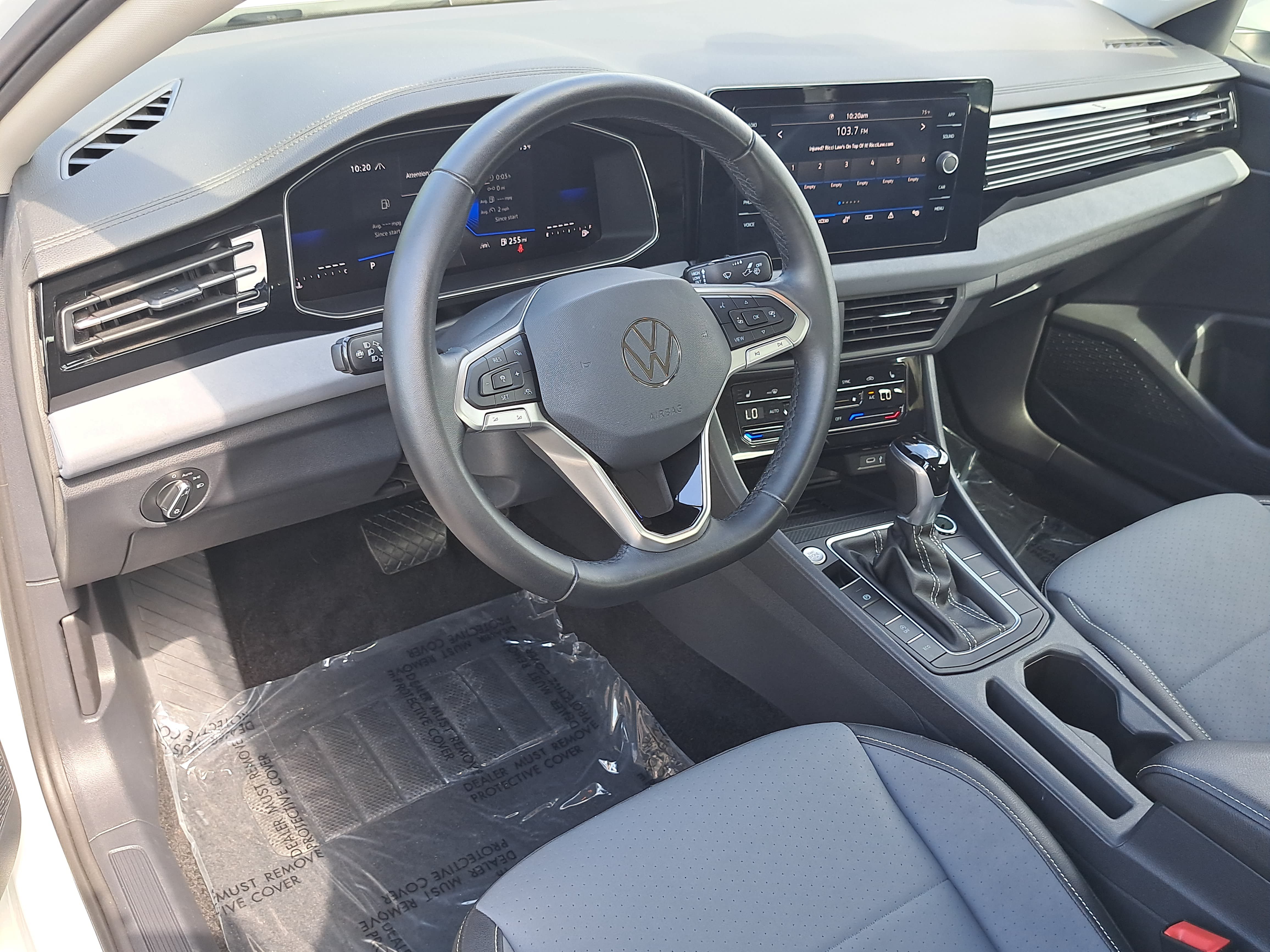 Certified 2025 Volkswagen Jetta SE w/ Black Wheel Package FWD image 15