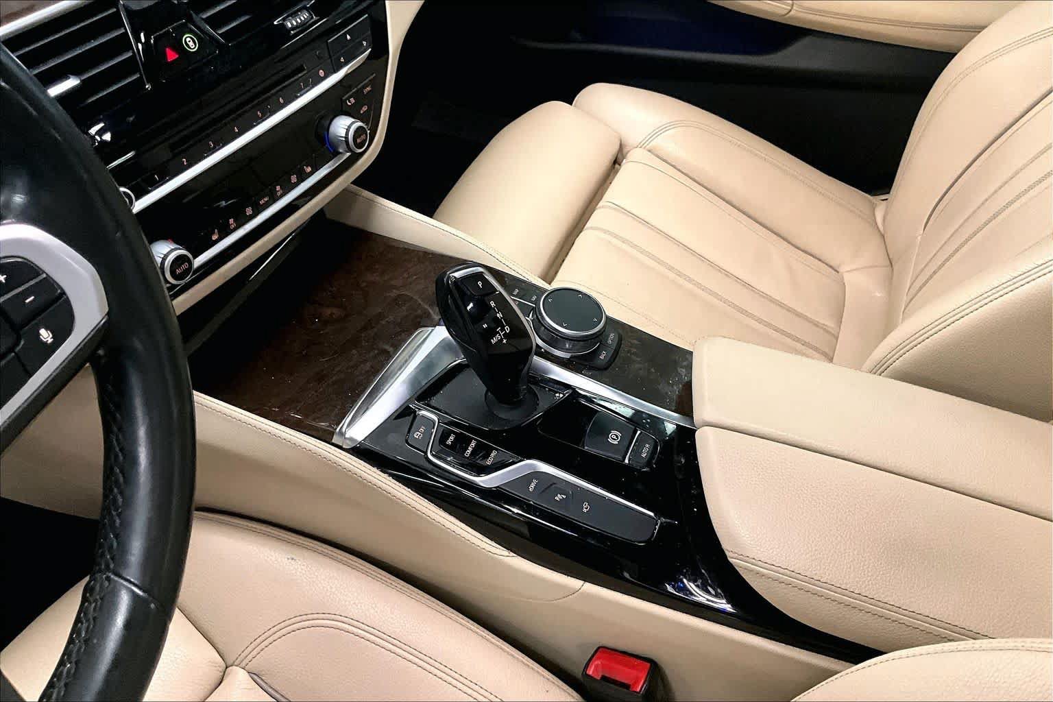 Used 2019 BMW 530e w/ M Sport Package RWD image 14