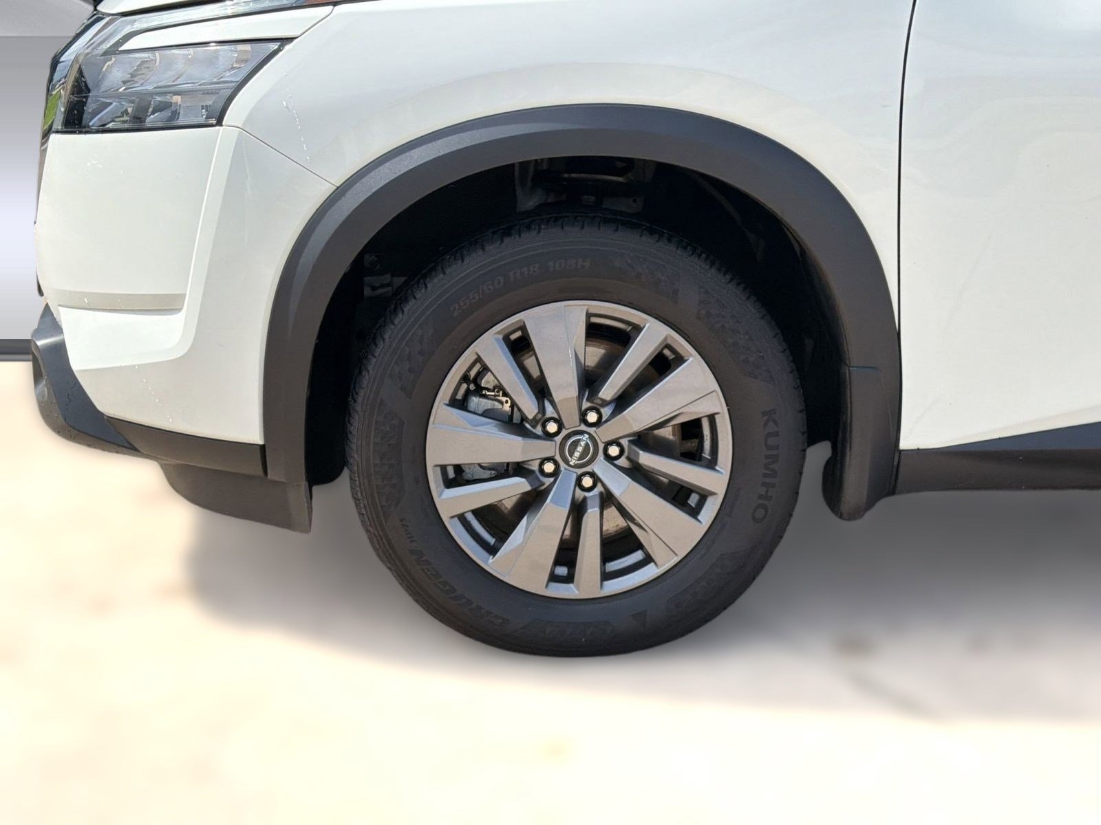 Used 2024 Nissan Pathfinder S image 12