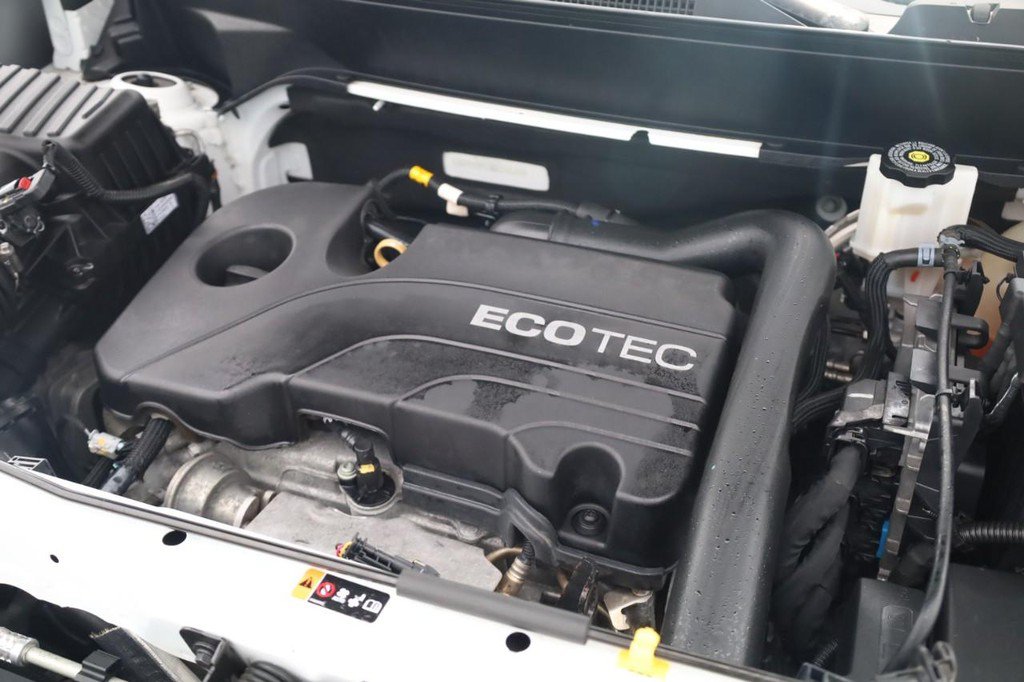 Used 2021 Chevrolet Equinox LS FWD image 25