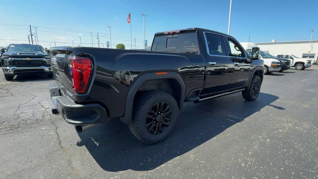 Used 2023 GMC Sierra 3500 Denali w/ Denali Black Diamond Edition AWD/4WD image 8