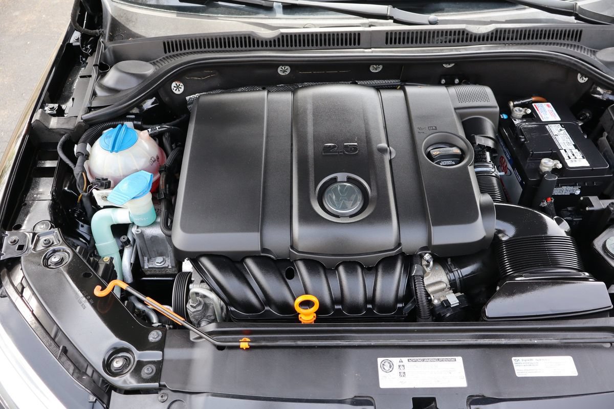 Used 2012 Volkswagen Jetta SEL FWD image 37