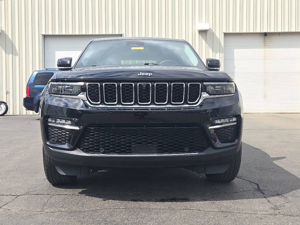 Used 2022 Jeep Grand Cherokee Limited 4xe w/ Luxury Tech Group II AWD/4WD image 2