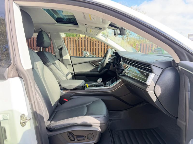 Used 2023 Audi Q8 Premium Plus AWD/4WD image 31