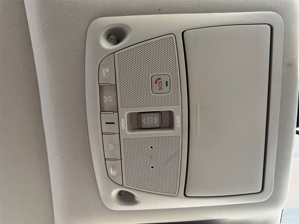 Used 2023 Nissan Maxima SL image 43