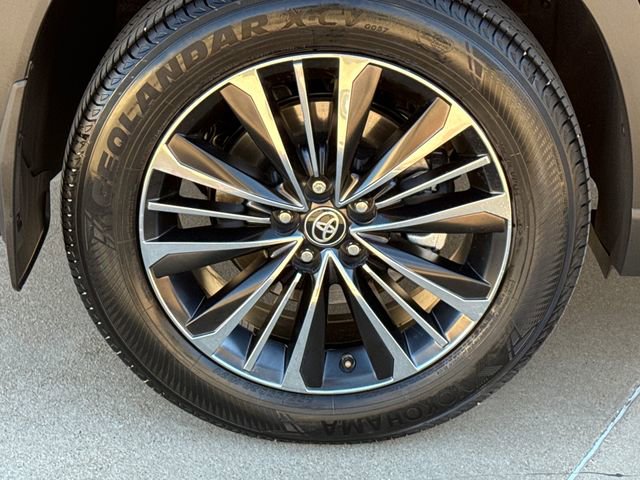 Used 2025 Toyota Grand Highlander AWD Hybrid image 9