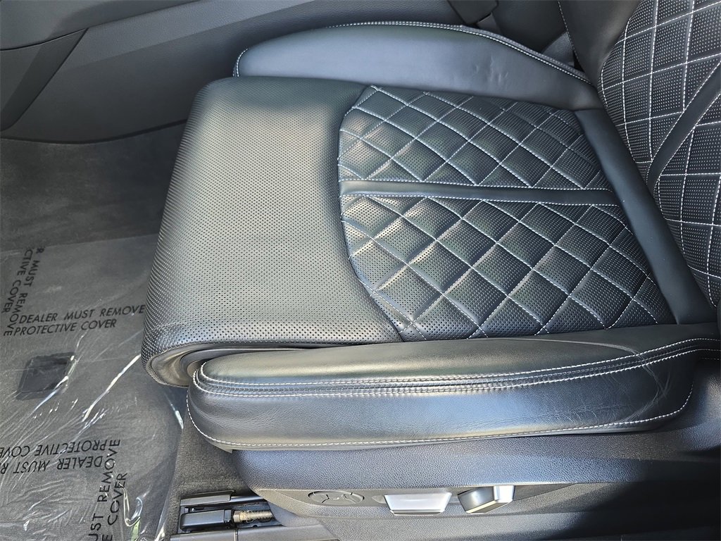 Used 2023 Audi SQ8 Prestige image 32