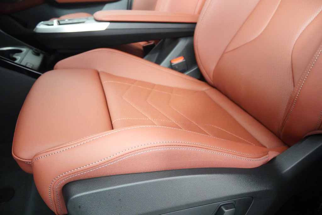 Used 2026 BMW X1 xDrive28i w/ Technology Package image 9