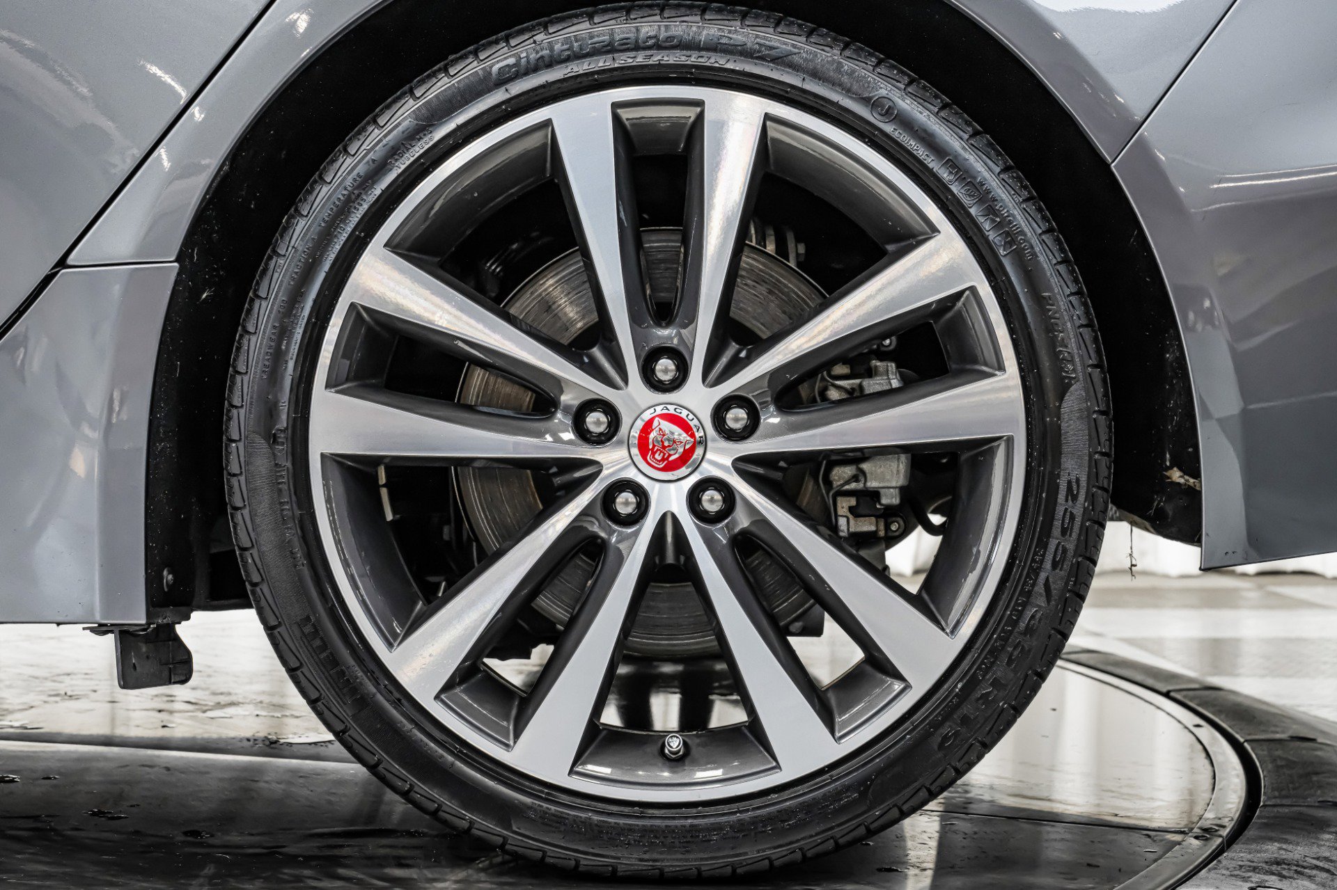 Used 2020 Jaguar XE S image 11