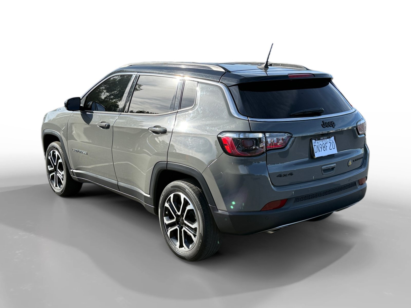 Used 2023 Jeep Compass Limited AWD/4WD image 3