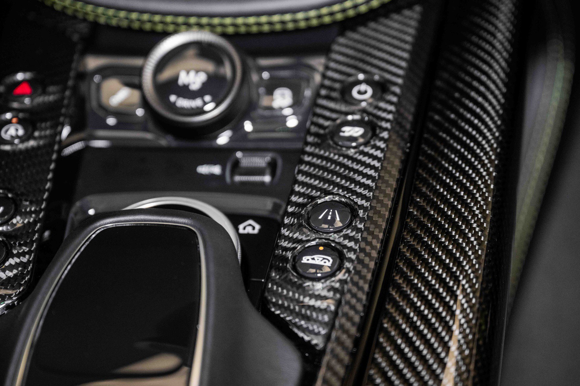 Used 2024 Aston Martin DBX 707 image 36