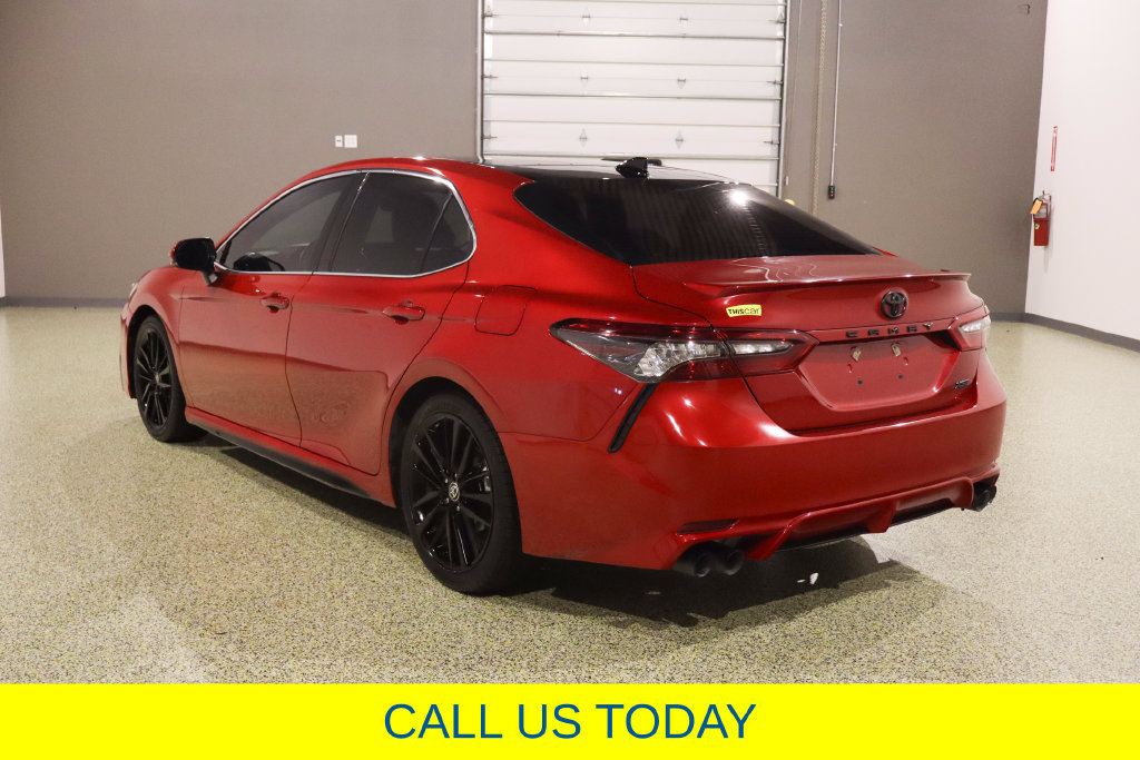 Used 2022 Toyota Camry XSE FWD image 7