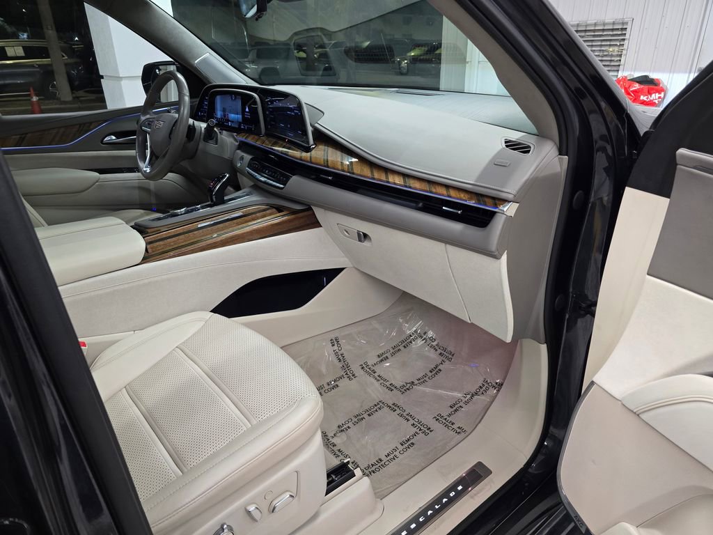 Used 2023 Cadillac Escalade Sport Platinum AWD/4WD image 38