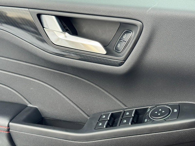 Used 2025 Ford Escape ST-Line image 24
