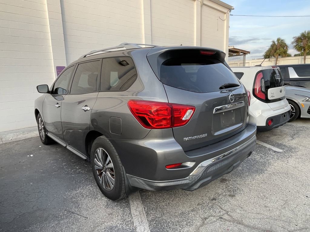 Used 2018 Nissan Pathfinder S FWD image 4