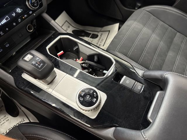 Used 2025 Mitsubishi Outlander SE AWD/4WD image 29