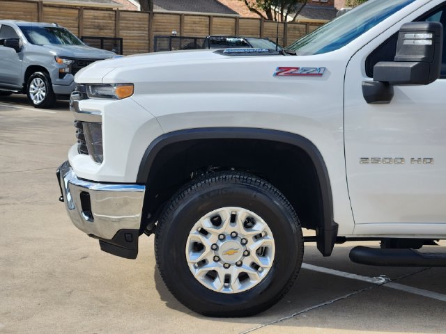 Used 2024 Chevrolet Silverado 2500 LT AWD/4WD image 16