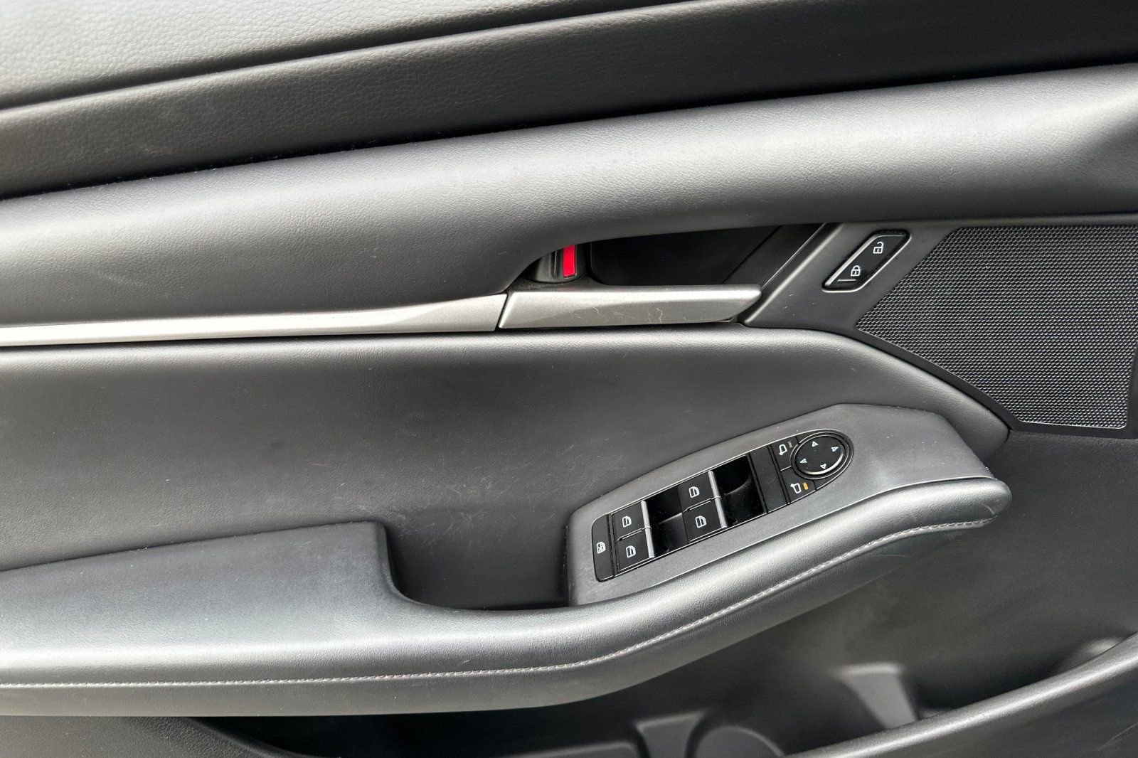 Used 2021 MAZDA MAZDA3 s image 11