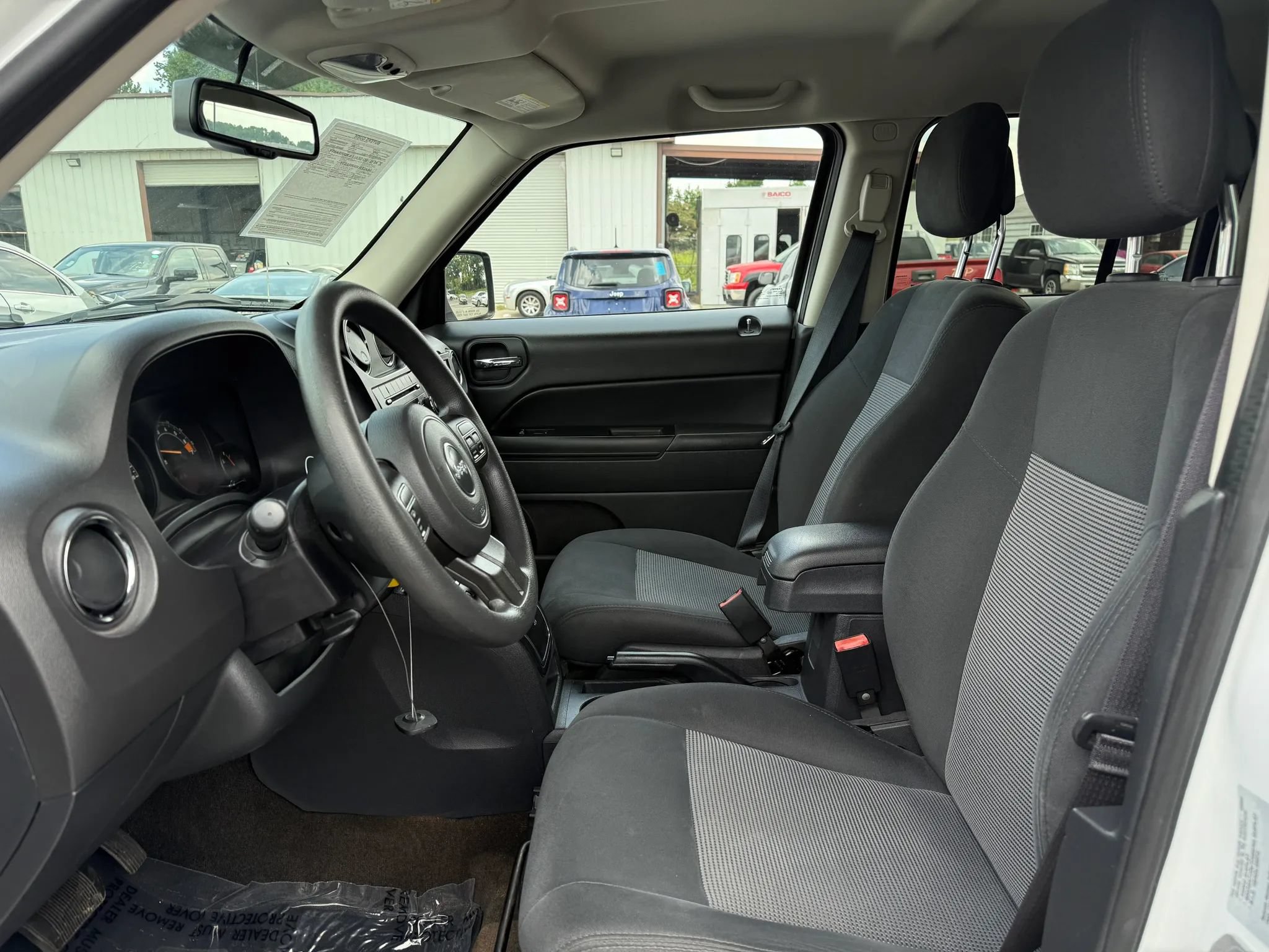 Used 2016 Jeep Patriot Sport w/ Power Value Group AWD/4WD image 2
