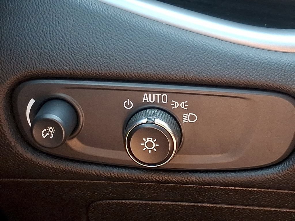 Used 2025 Chevrolet Malibu LT FWD image 26