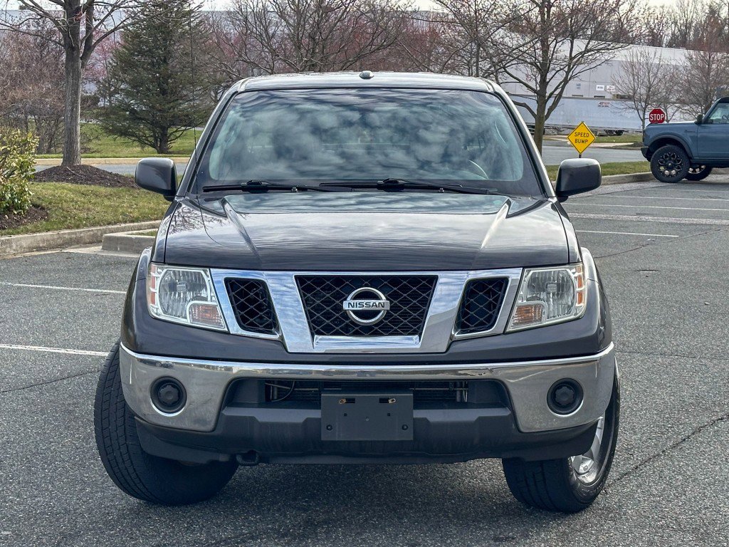 Used 2011 Nissan Frontier SV w/ SV Premium Utility Pkg AWD/4WD image 5