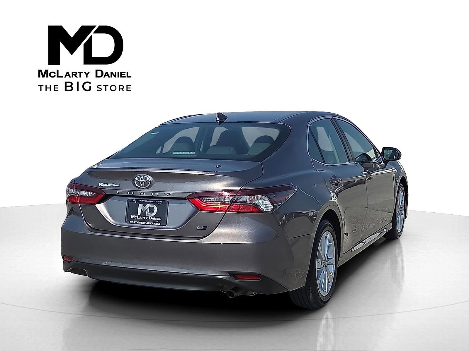 Used 2024 Toyota Camry LE image 5