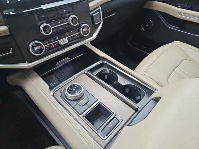 Used 2024 Ford Expedition Limited image 29