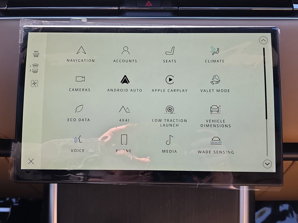 New 2026 Land Rover Range Rover SE image 21