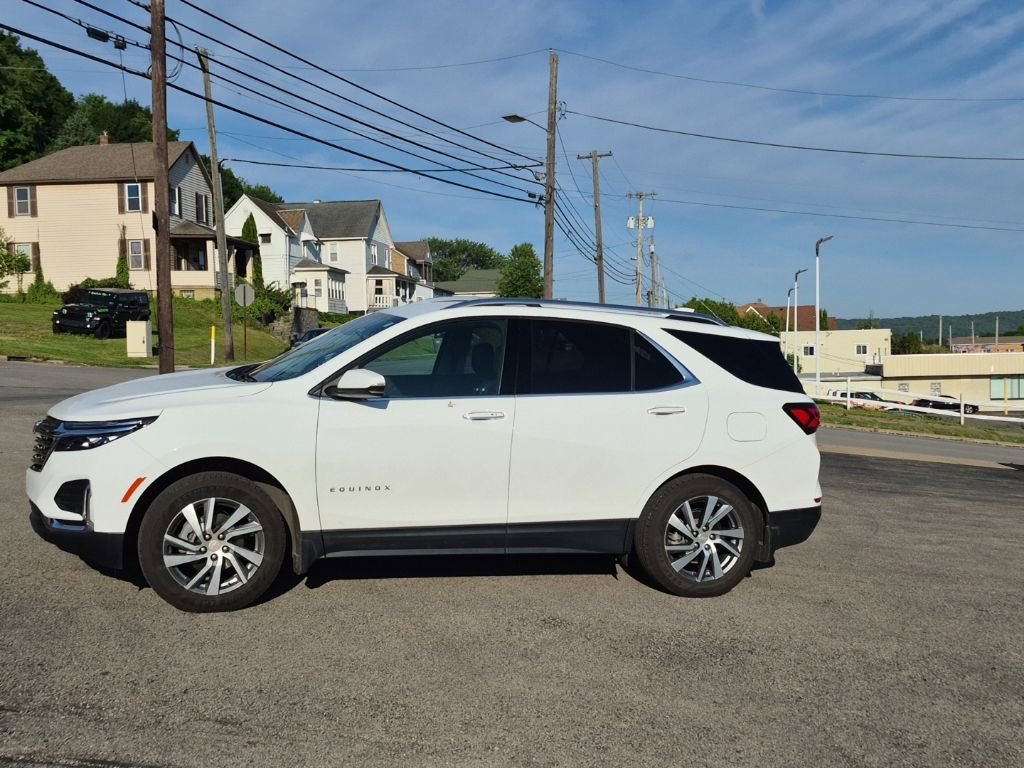 Used 2022 Chevrolet Equinox Premier w/ LPO, Floor Liner Package AWD/4WD image 4