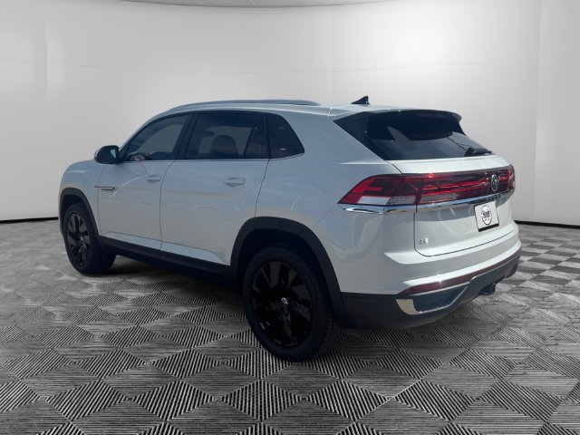 New 2026 Volkswagen Atlas Cross Sport SE FWD image 3