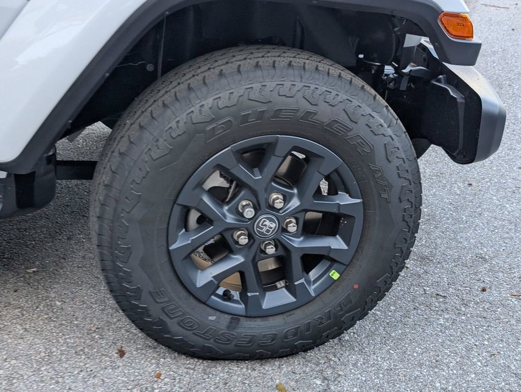 New 2026 Jeep Gladiator Sport AWD/4WD image 9