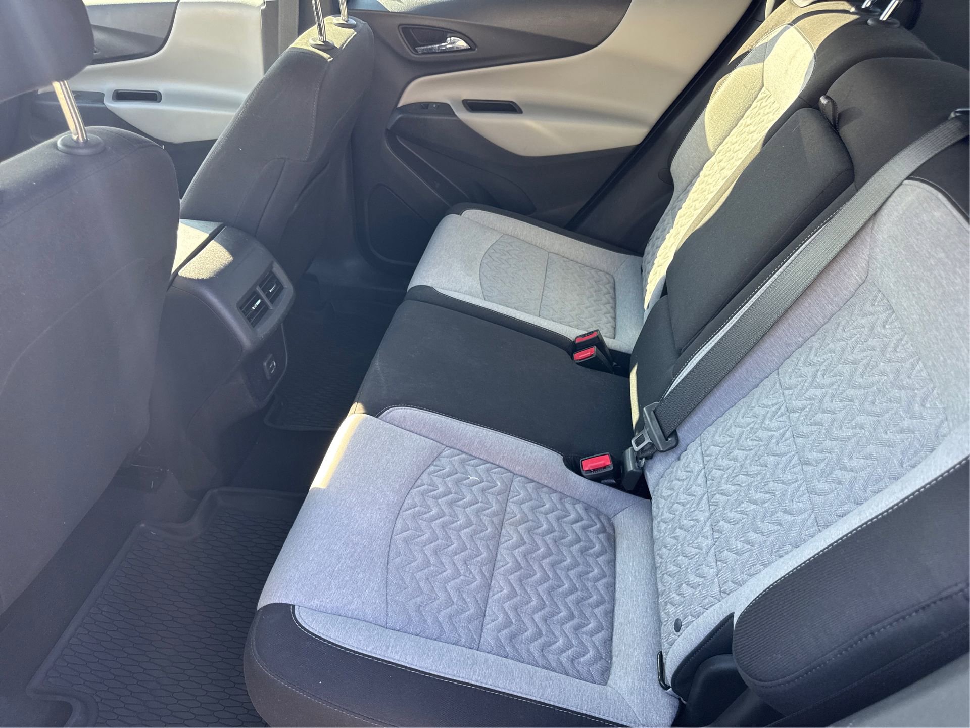 Used 2023 Chevrolet Equinox LS image 12