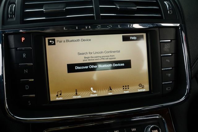 Used 2017 Lincoln Continental Select w/ Technology Package image 44