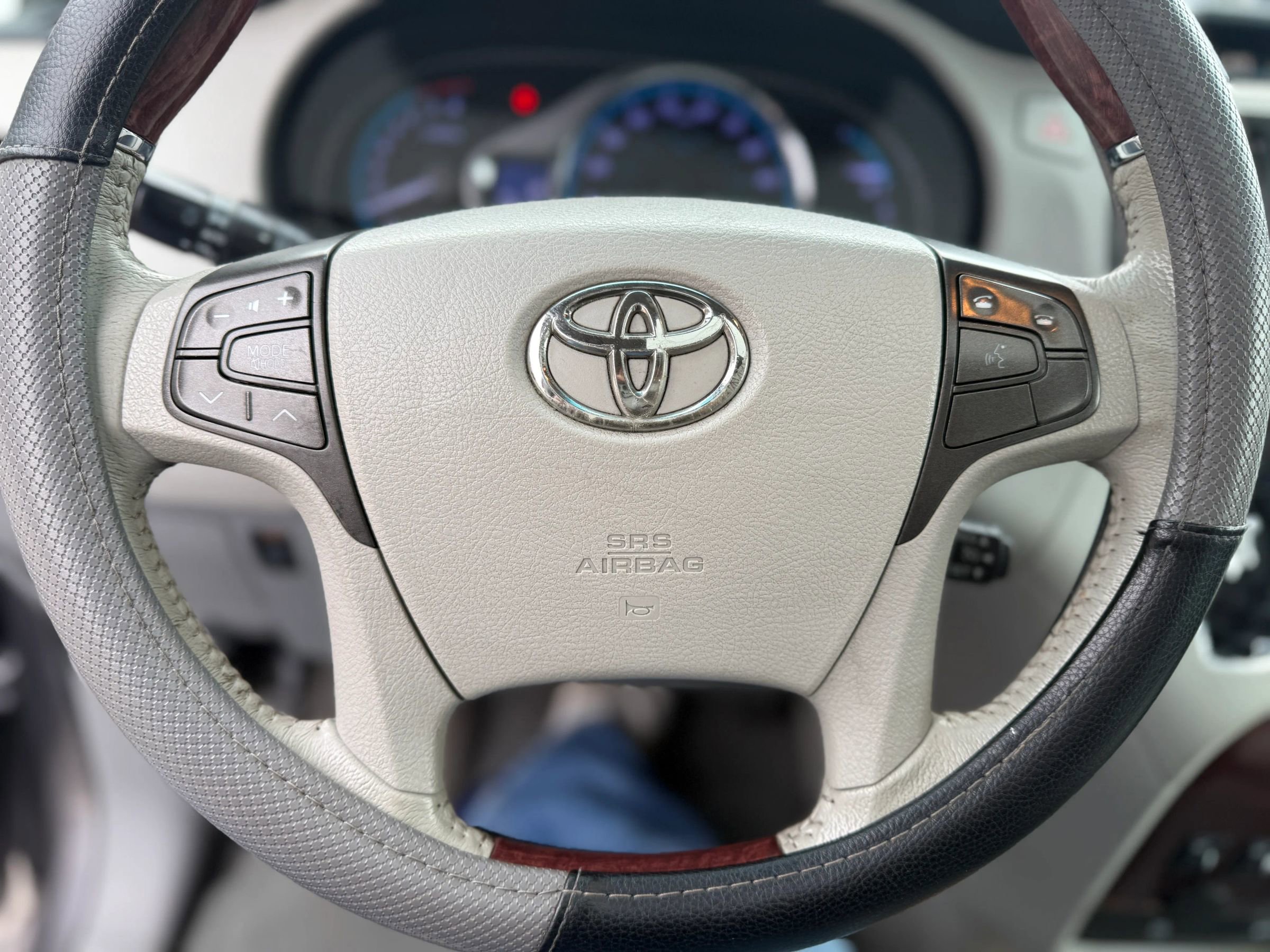 Used 2011 Toyota Sienna Limited w/ Premium Pkg AWD/4WD image 20