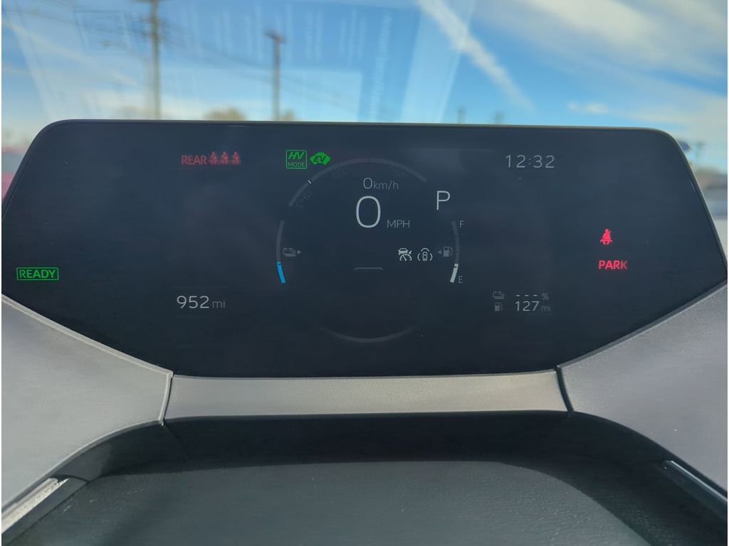 Used 2025 Toyota Prius Plug-In Hybrid image 16