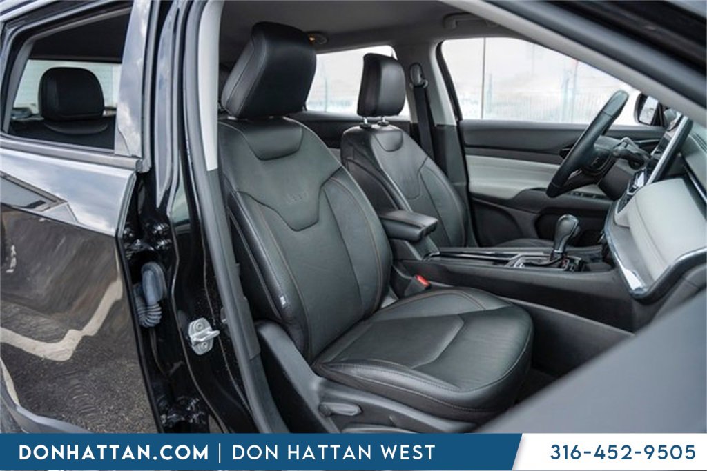 Used 2022 Jeep Compass Limited image 28