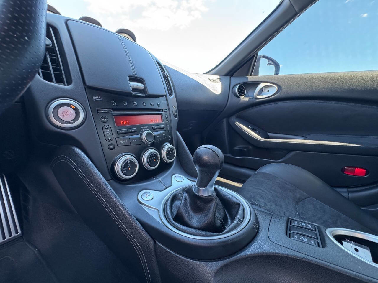 Used 2009 Nissan 370Z Touring image 20