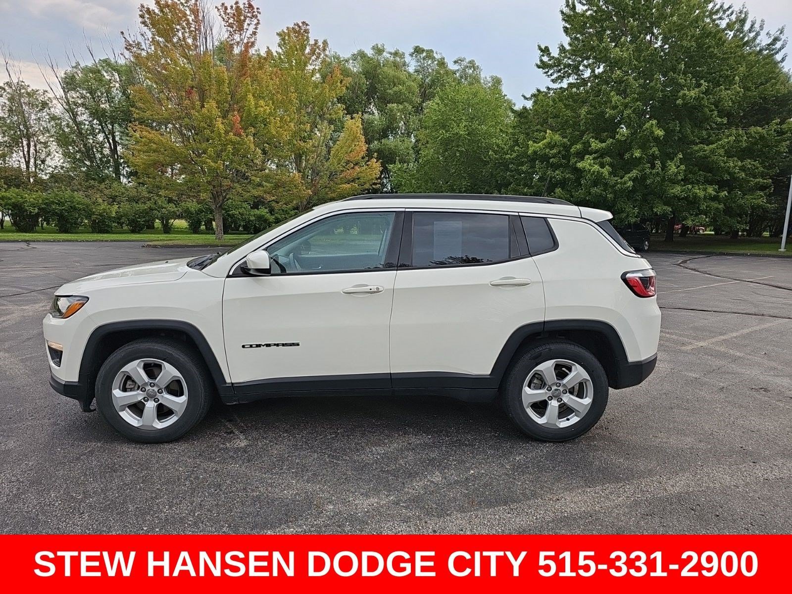 Used 2018 Jeep Compass Latitude FWD image 1