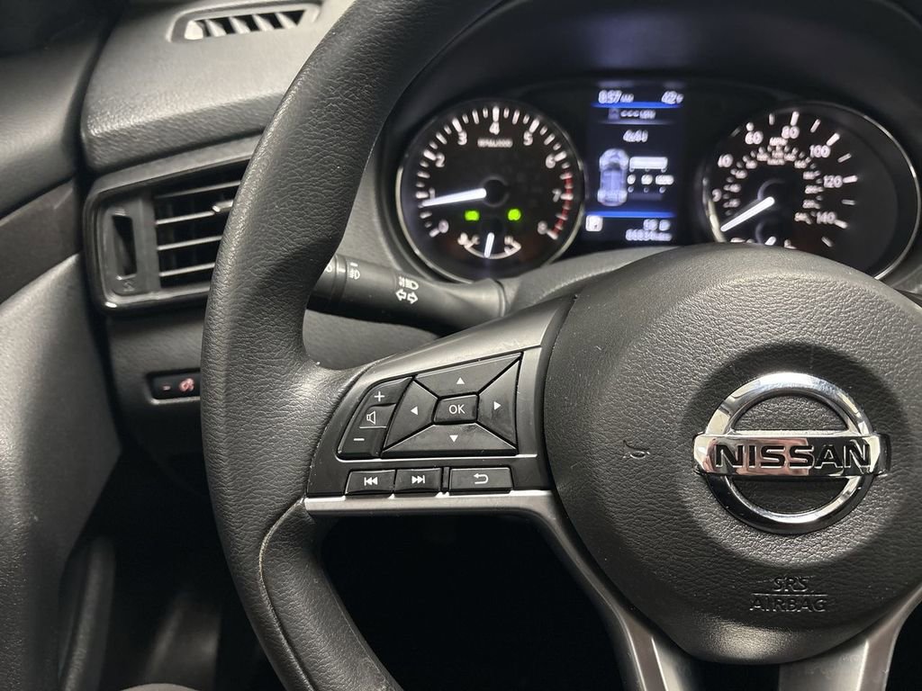 Used 2019 Nissan Rogue SV image 43