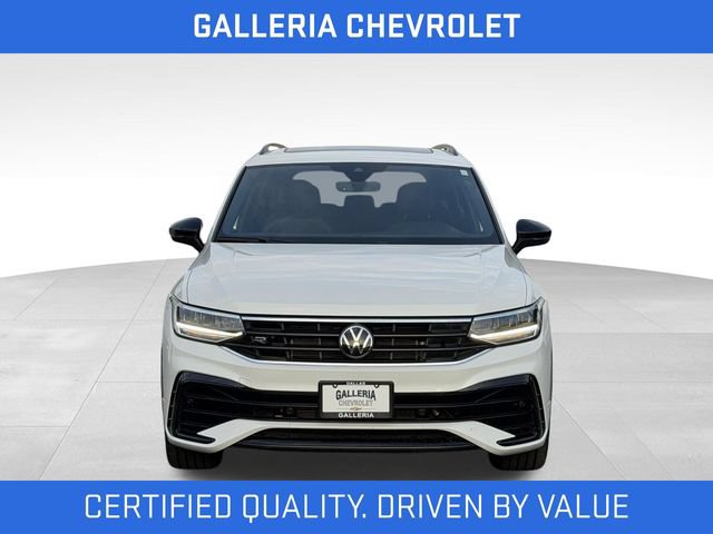 Used 2024 Volkswagen Tiguan SE R-Line FWD image 3