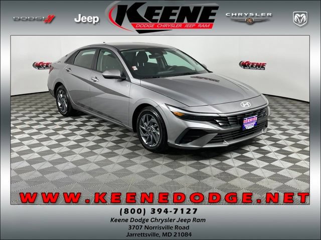 Used 2024 Hyundai Elantra SEL FWD image 1