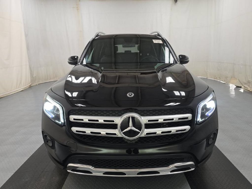 Used 2023 Mercedes-Benz GLB 250 4MATIC w/ Premium Package image 2