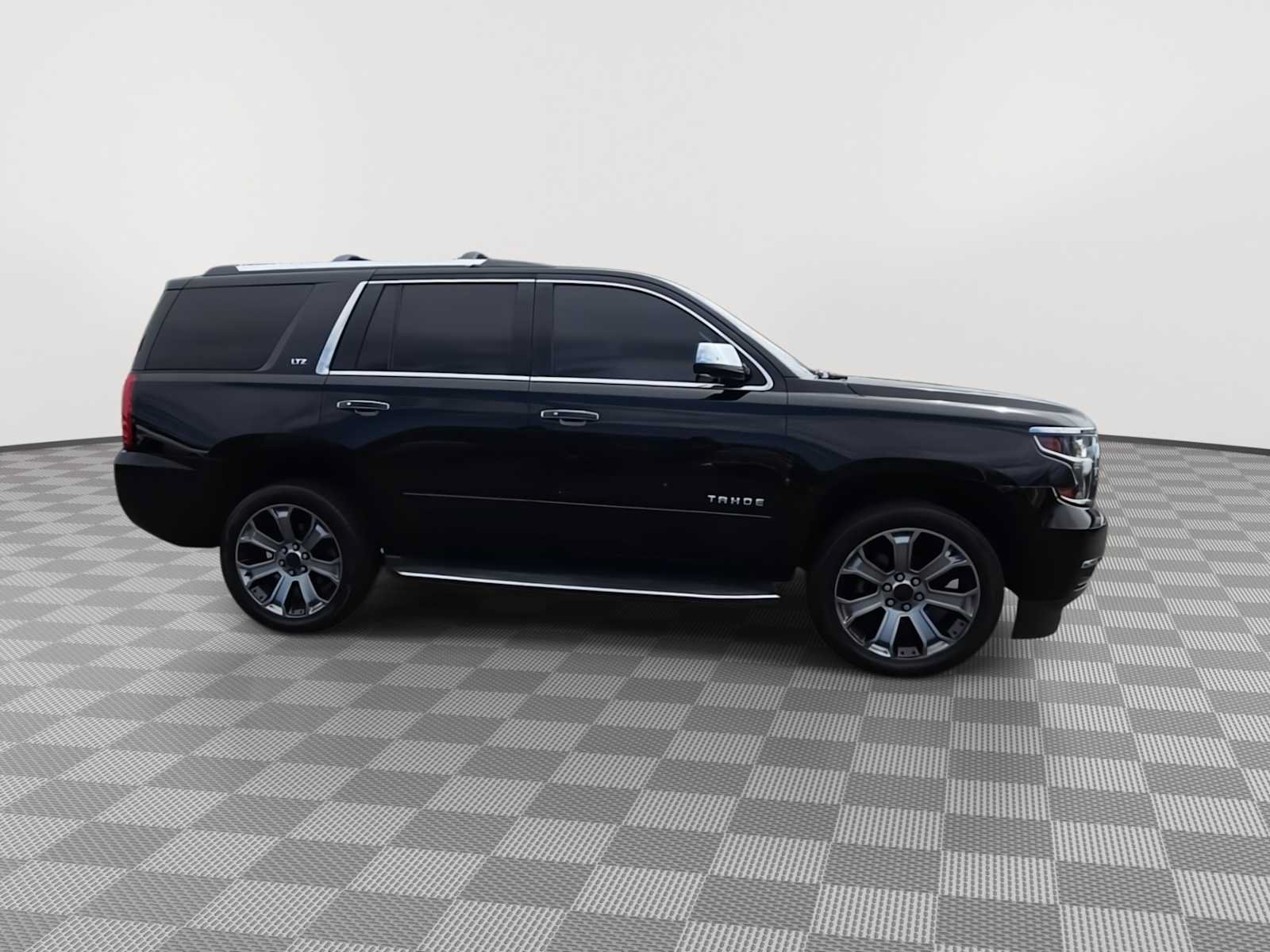Used 2016 Chevrolet Tahoe LTZ AWD/4WD image 9