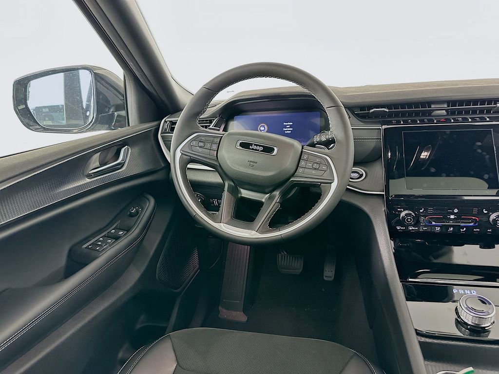 New 2025 Jeep Grand Cherokee L Altitude image 30