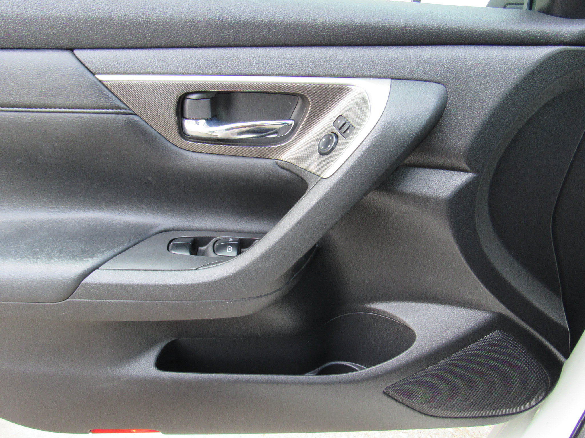 Used 2015 Nissan Altima 3.5 SL FWD image 11