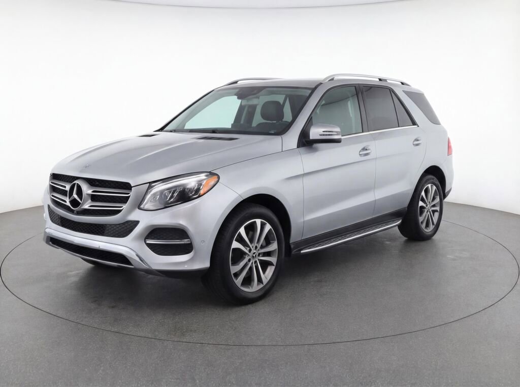 Used 2019 Mercedes-Benz GLE 400 4MATIC w/ Premium 1 Package image 3