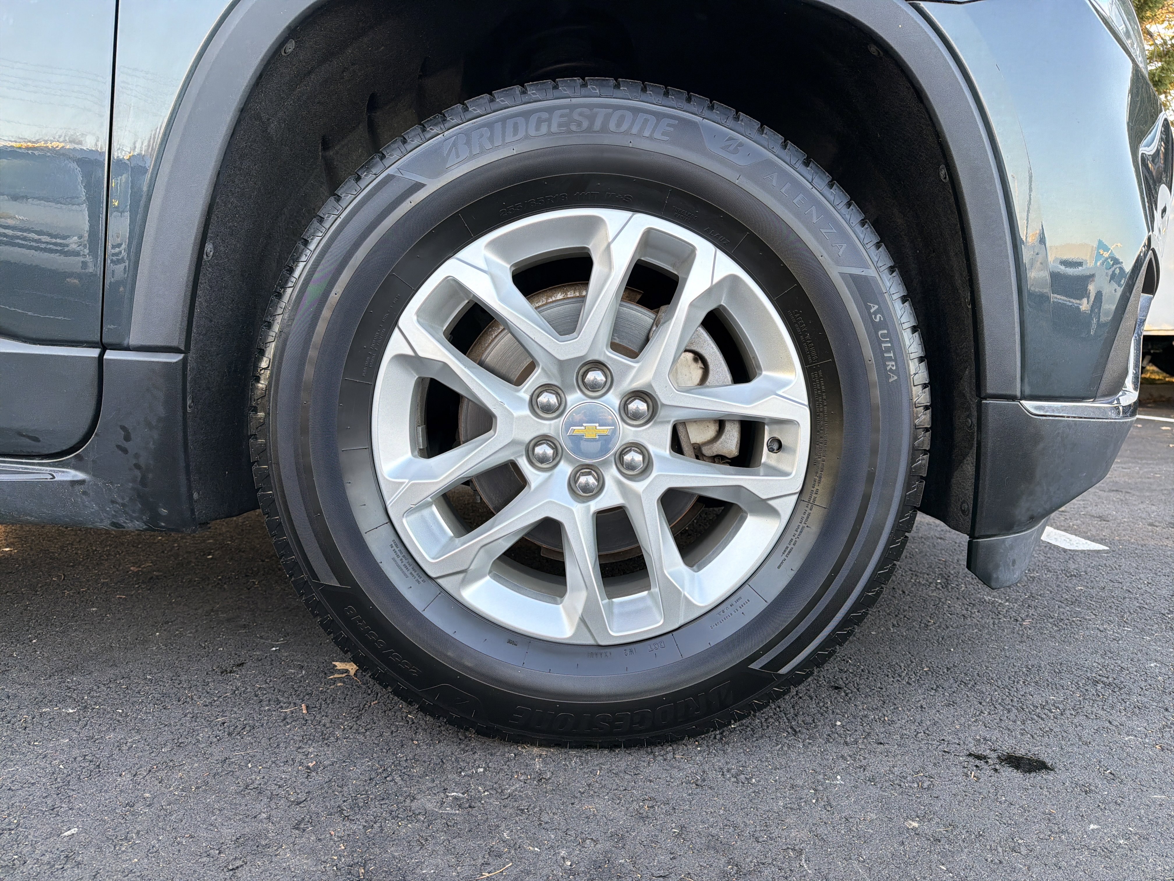 Used 2020 Chevrolet Traverse LT image 13