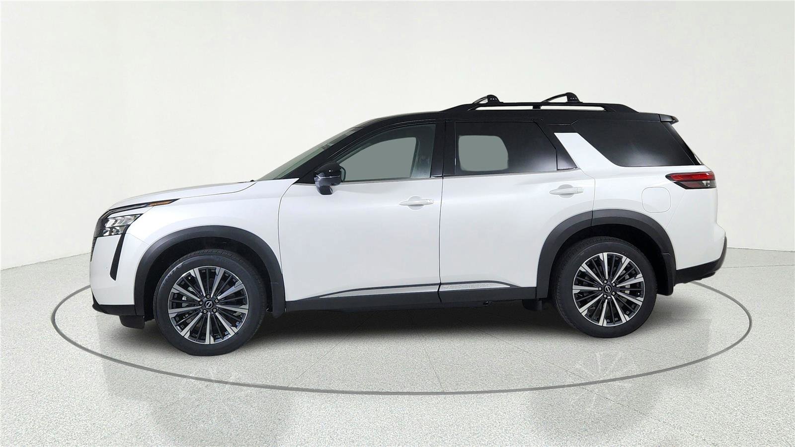 New 2026 Nissan Pathfinder Platinum AWD/4WD image 3