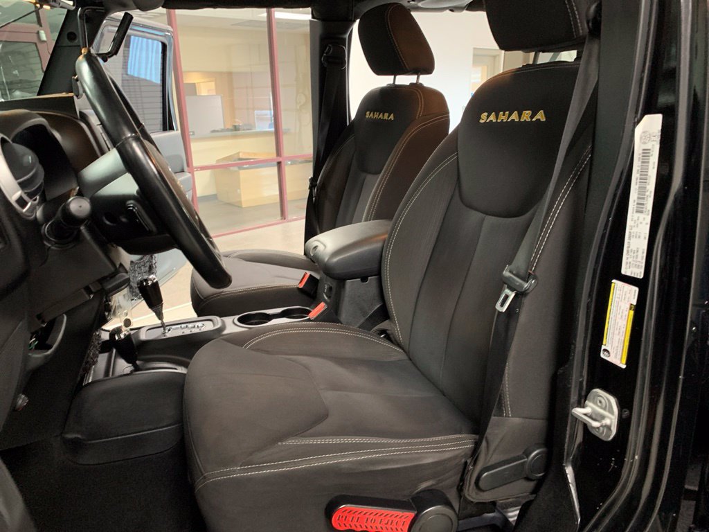 Used 2013 Jeep Wrangler Unlimited Sahara w/ Dual Top Group AWD/4WD image 16